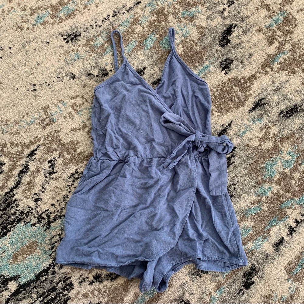 🍎 3/$30 See You Monday Los Angeles Blue Tie Front Romper!